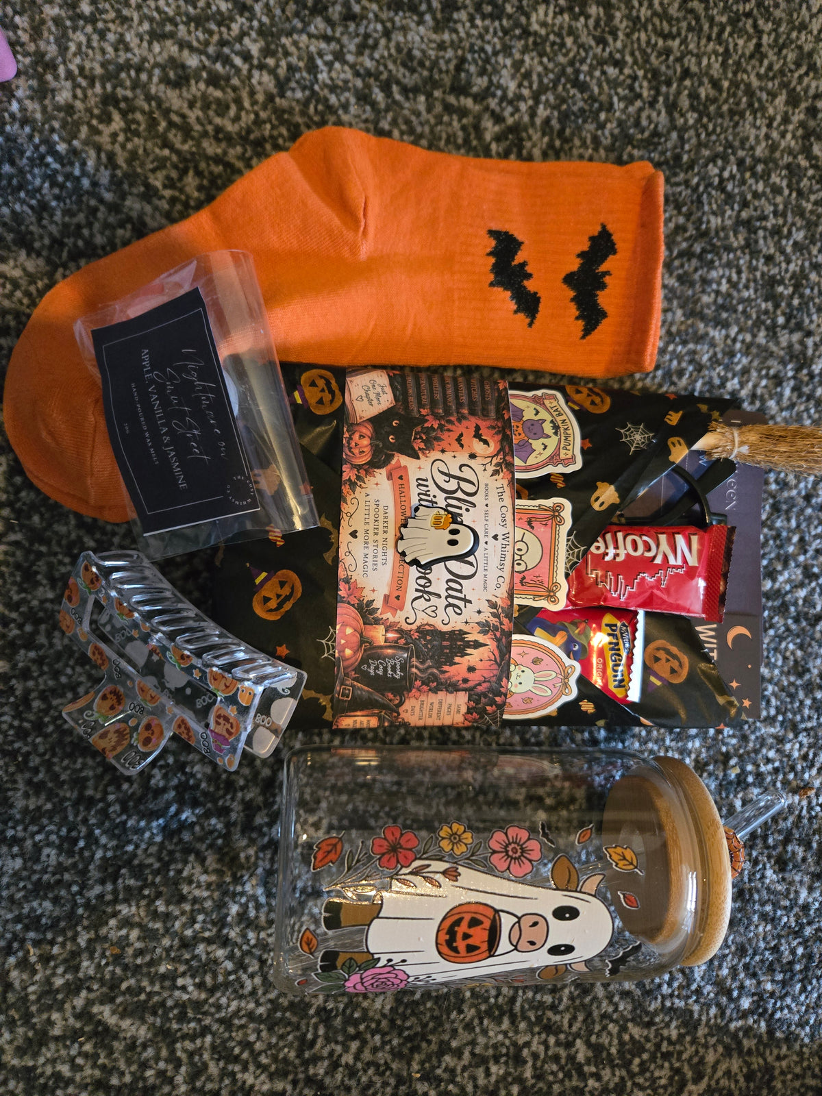 👻 The Haunted Reading Box — Deluxe
Limited Edition Halloween Mystery Book Box