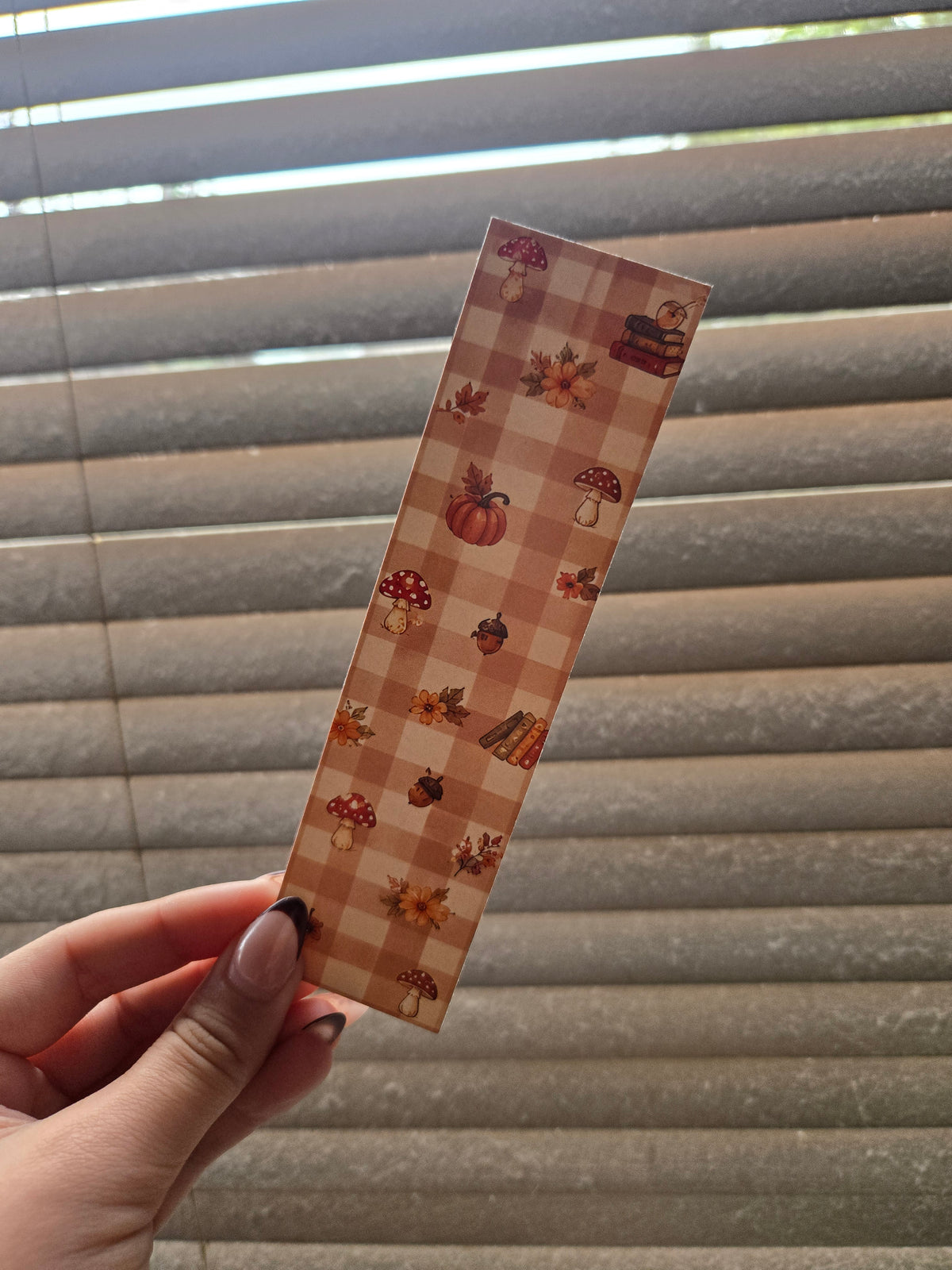 🍄 Cosy Autumn Gingham Bookmark