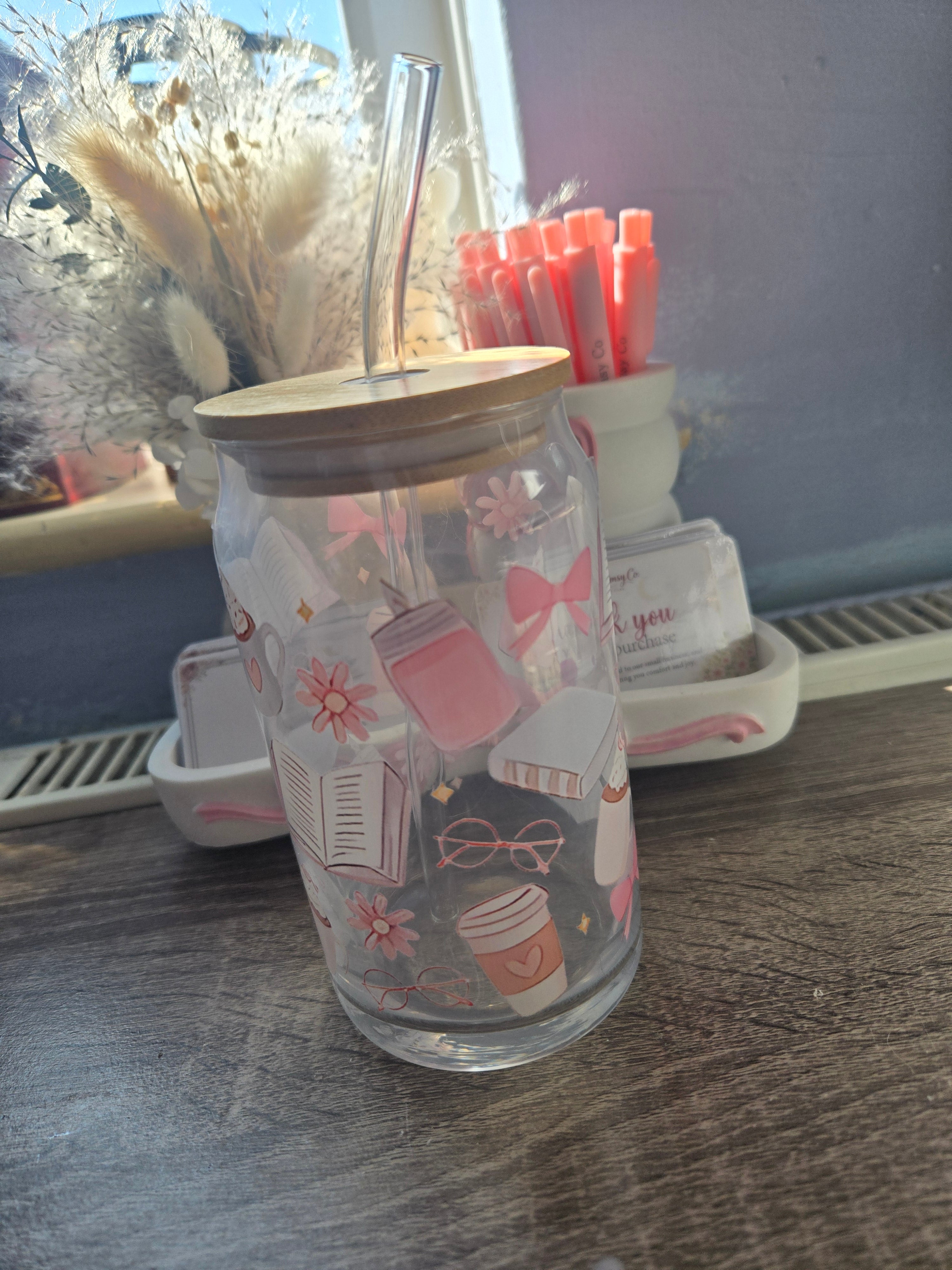 Romanticised glass tumbler